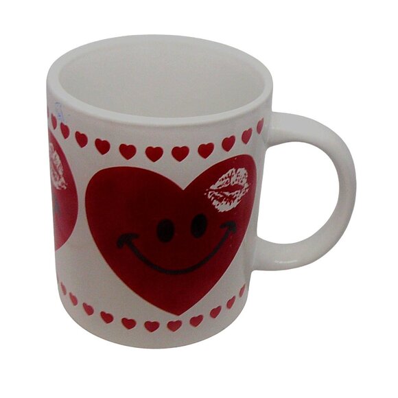 Heart Smiley Face Ceramic Mug With Lipstick Print - Picture 3 of 6